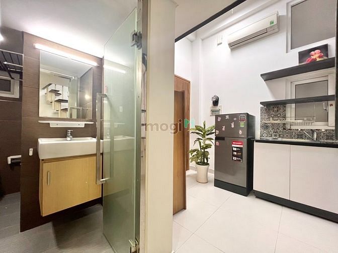 Hình ảnh Gác Lửng cho thuê ngay ngã 4 Lý Chính Thắng - Quận 3. Ở được ngay