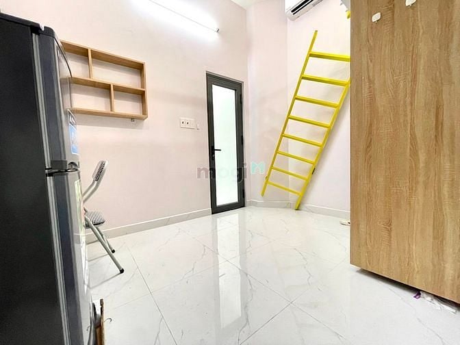 Hình ảnh CH đầy đủ nội thất như hình gần chợ Bà Chiểu