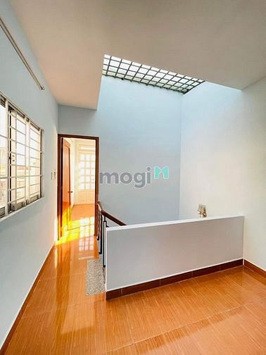 Hình ảnh NỘI THẤT ĐẦY ĐỦ bán Lê Thị Bạch Cát Q11 54m2 2ty550