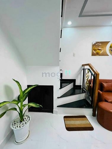 Hình ảnh BÁN GẤP Lê Văn Sỹ Q3 1tỷ855 56m2 3Pn 3wc SHR
