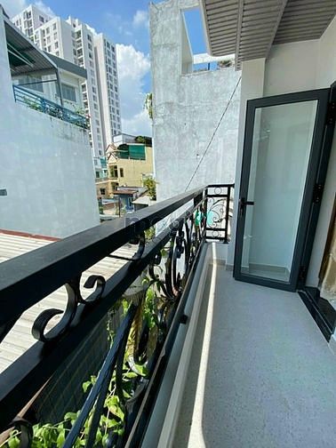 Hình ảnh BÁN GẤP Lê Văn Sỹ Q3 1tỷ855 56m2 3Pn 3wc SHR