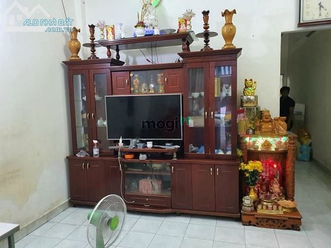 Hình ảnh Nhà hẻm xe hơi ngay đường Hậu Giang