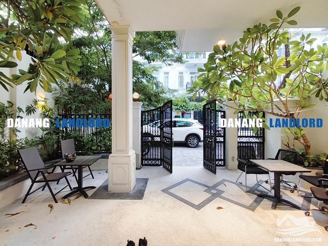 Hình ảnh Nhà 4PN hiện đại khu Phú Gia Compound - B838