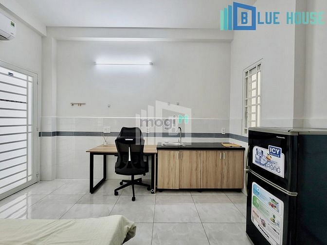 Hình ảnh ⭐ Trống phòng ban công cửa sổ gần sân bay Tân Sơn Nhất