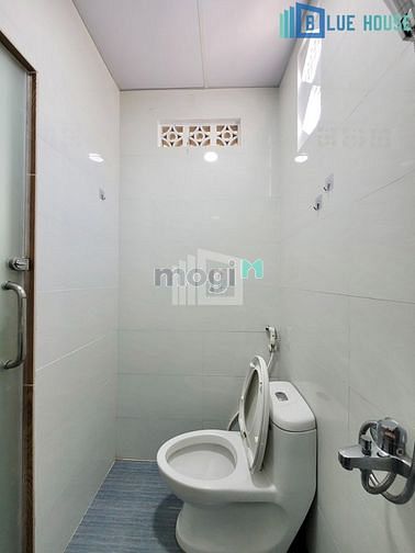 Hình ảnh ⭐ Trống phòng ban công cửa sổ gần sân bay Tân Sơn Nhất