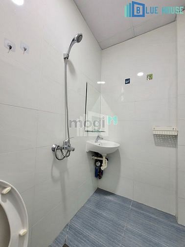 Hình ảnh ⭐ Trống phòng ban công cửa sổ gần sân bay Tân Sơn Nhất
