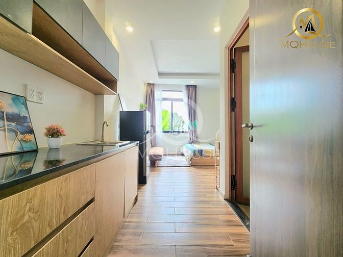 Hình ảnh Mb6623 nạp rút nhanh chóng studio cửa sổ lớn ngay sau sân bay