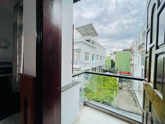 Hình ảnh Phòng ban công rộng 30m2 full nội thất.