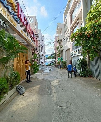 Hình ảnh Tòa 8x20m, 4 tầng, Tây Nam, PHAN VĂN TRỊ P11 BT