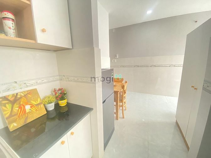 Hình ảnh Phòng full tiện nghi cửa sổ thoáng máy Âu Dương Lân Q8