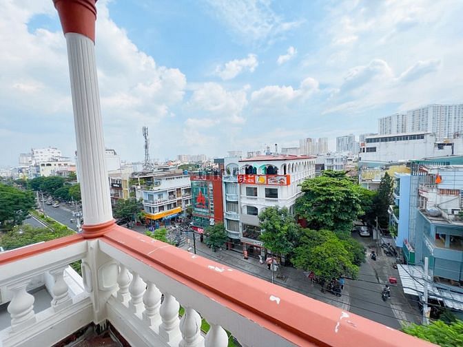 Hình ảnh Căn hỗ gác lững cho thuê full nội thất có ban công