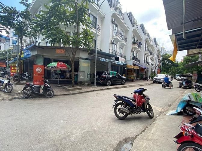 Hình ảnh Bán đất Phùng Khoang lô góc ô tô 180m2 MT14m giá 15tỷ