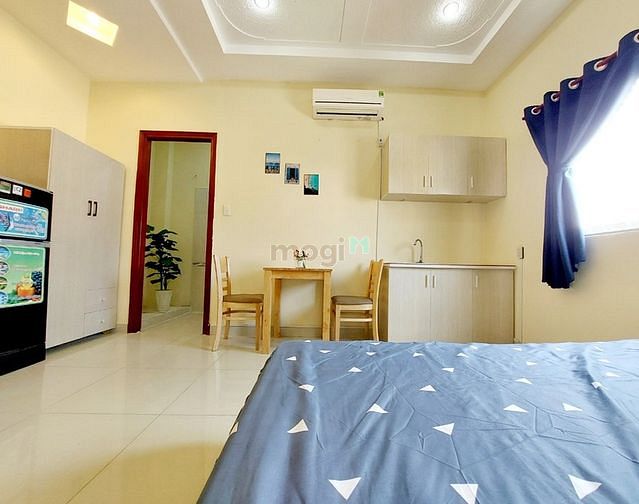Hình ảnh Phòng Studio Full Nội thất Cửa sổ Lớn Ngay Bùi Viện