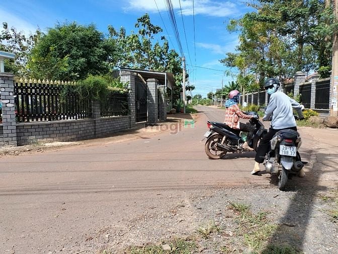 Hình ảnh GẤP.. ĐẤT THỊ TRẤN, hơn nửa sào chỉ 550tr, SHR