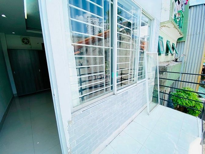Hình ảnh Căn Hộ Ban Công Quận Trung Tâm thiết kế rộng rãi thoáng mát