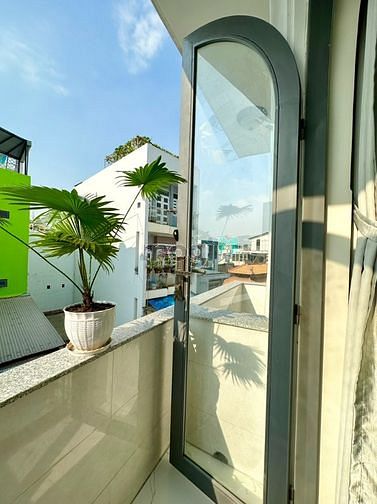 Hình ảnh Phòng Ban Công Mới Siêu Đẹp Thang Máy Full Nội Thất