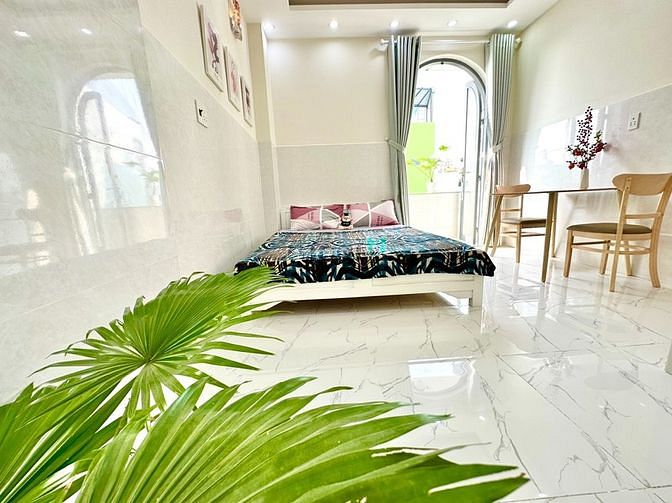 Hình ảnh Phòng Ban Công Mới Siêu Đẹp Thang Máy Full Nội Thất