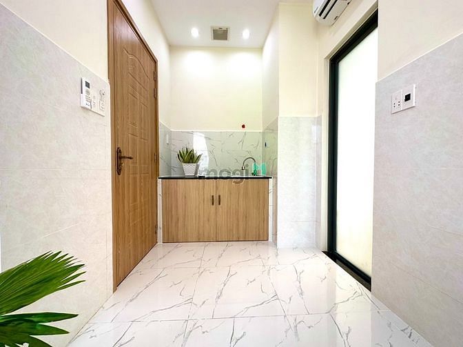 Hình ảnh Phòng Ban Công Mới Siêu Đẹp Thang Máy Full Nội Thất