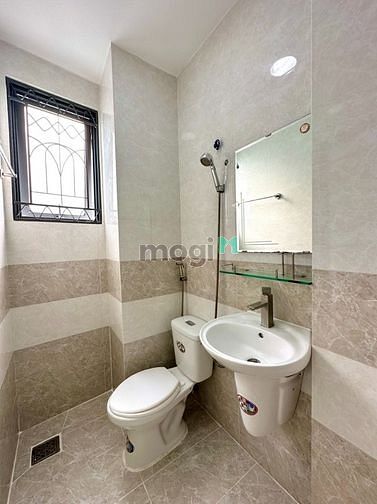 Hình ảnh Phòng Ban Công Mới Siêu Đẹp Thang Máy Full Nội Thất
