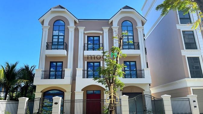 Hình ảnh Bán biệt thự Vinhomes Quận 9, 200m2 chỉ 24 tỷ