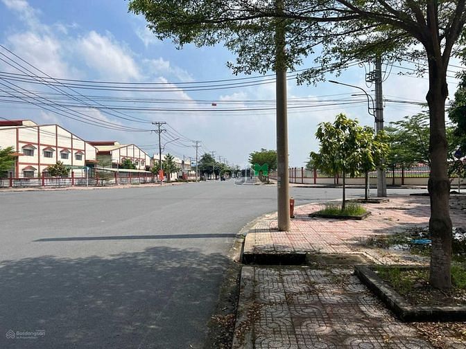 Hình ảnh Bán đất KCN Tân Đô nằm góc 2 mặt tiền