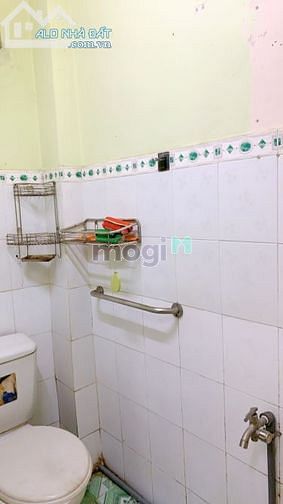 Hình ảnh Bán gấp nhà Bến Vân Đồn 3PN 2wc  giá 2tỷ2