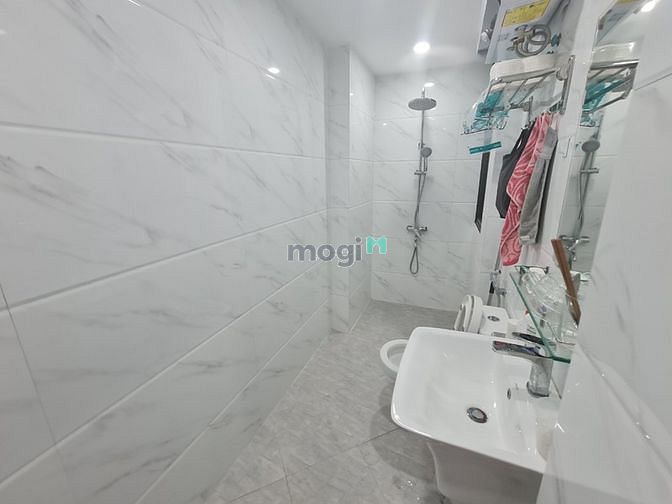 Hình ảnh Cho thuê nhà mặt phố Hoàng Ngọc Phách Đống Đa,Hà Nội