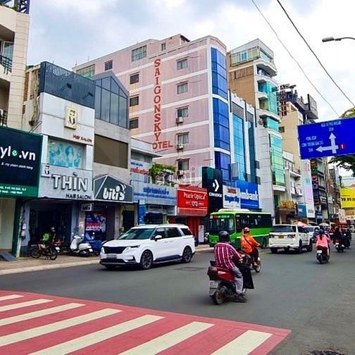Hình ảnh Cho thuê MT Hai Bà Trưng, Phường 6, Quận 3, khu sầm uất nhất