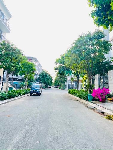 Hình ảnh Bán nhà xây thô khu vạn phúc thủ Đức