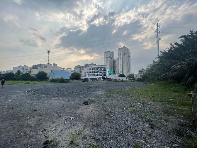 Hình ảnh Cho Thuê 8116m2 Nguyễn Thị Thâp Q7 Đất Làm Kho Bãi ngay Cầu Phú Mỹ