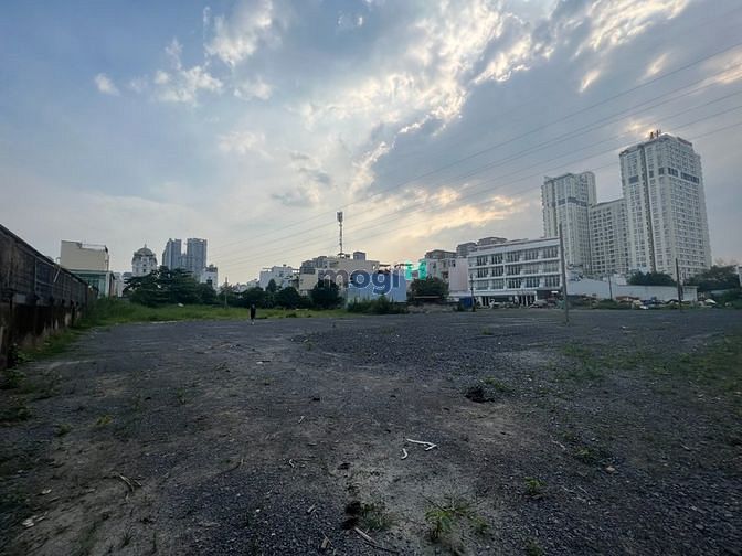 Hình ảnh Cho Thuê 8116m2 Nguyễn Thị Thâp Q7 Đất Làm Kho Bãi ngay Cầu Phú Mỹ