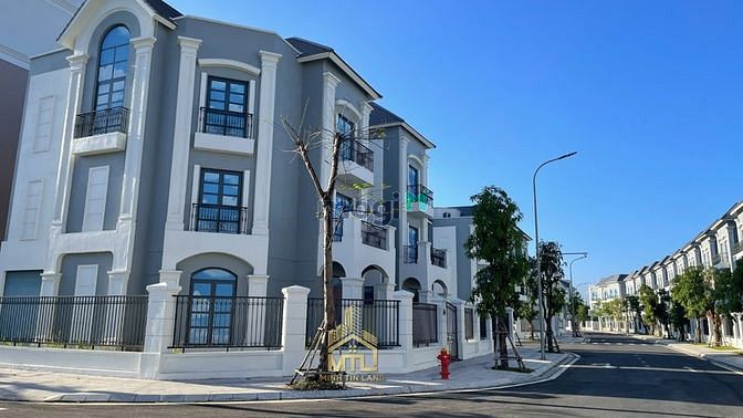 Hình ảnh Nhà phố Vinhommes Quận 9, 96m2 bán 15 tỷ bao hết