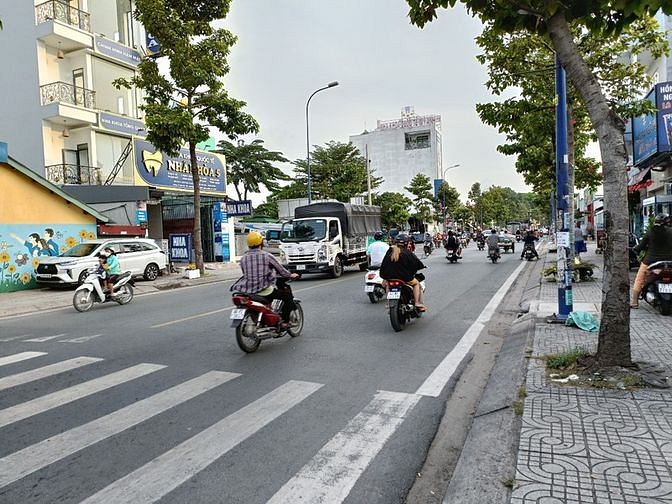 Hình ảnh Đất Thổ Cư 5 x 30m Mặt tiền đường Lê Thị Hà , gần Chợ Hóc Môn