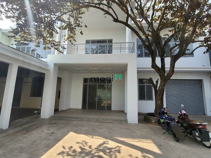 Hình ảnh Cho Thuê Xưởng Container 2000m Bà Điểm Hóc Môn
