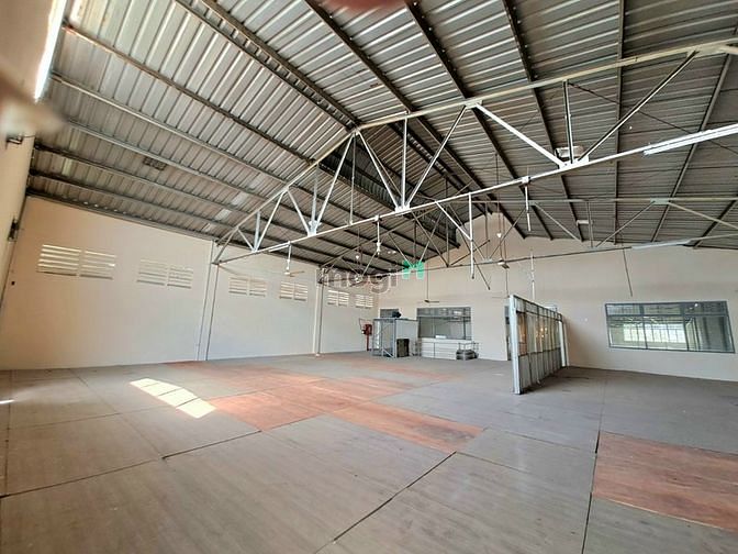 Hình ảnh Cho Thuê Xưởng Container 2000m Bà Điểm Hóc Môn