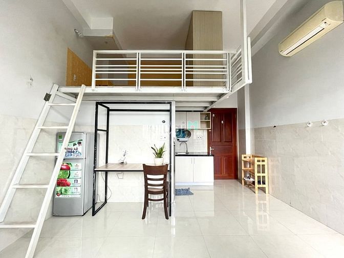 Hình ảnh 🪱 Phòng sudio có gác, có ban công, cửa sổ lớn 4tr7