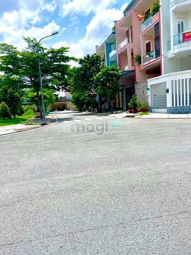 Hình ảnh Đẩy nhanh lô đất 105m2 khu dân cư Savico, Thủ Đức. Giá 2 tỷ 950