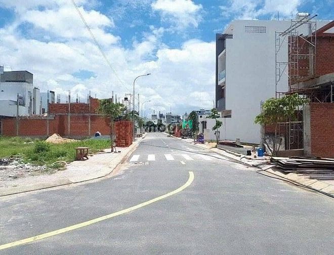 Hình ảnh Ngộp bank hạ giá 400tr lô 71m2 mặt tiền chợ, cách BV Q.Bình Tân 800m
