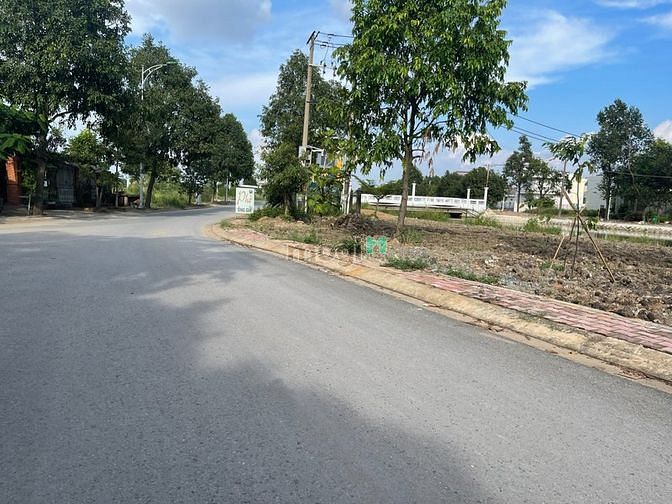 Hình ảnh Bán gấp 220m2, sát bên bệnh viện quốc tế, dân cư đông