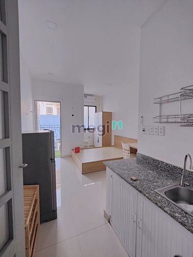 Hình ảnh Đầu tháng 3 trống phòng có ban công, cửa sổ sát chợ Phú Thọ Hoà