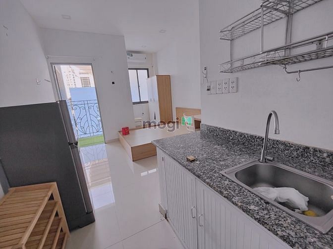 Hình ảnh Đầu tháng 3 trống phòng có ban công, cửa sổ sát chợ Phú Thọ Hoà