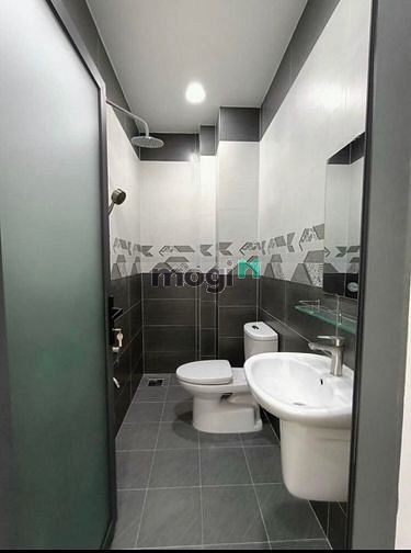 Hình ảnh Nợ Giang Hồ Cần Bán BTĐ QBT DT :42 2tỷ470 sổ hồng riêng