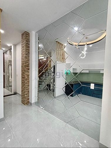 Hình ảnh Nợ Giang Hồ Cần Bán BTĐ QBT DT :42 2tỷ470 sổ hồng riêng