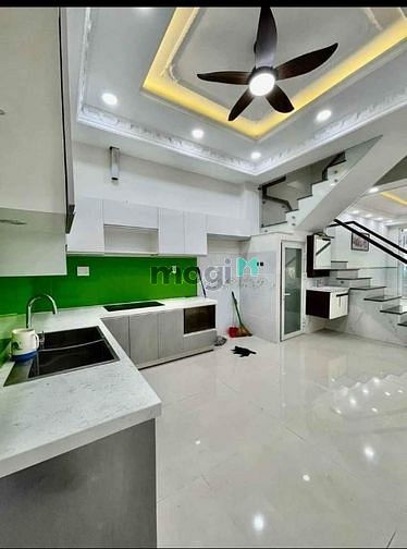 Hình ảnh Bán nhà Phạm Văn Hai Tân Bình giá 2,11tỷ 50m2 SHR