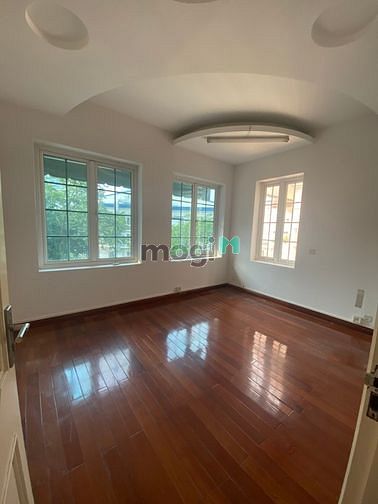 Hình ảnh Cho thuê biệt thự Trung Kính 190m2, 4 tầng, đủ đồ, 55 tr