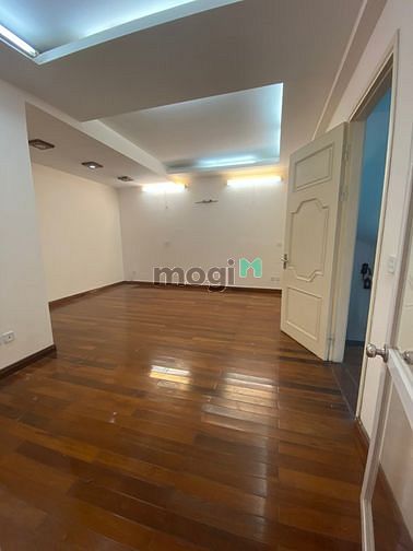 Hình ảnh Cho thuê biệt thự Trung Kính 190m2, 4 tầng, đủ đồ, 55 tr