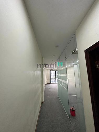 Hình ảnh Mp Hoàng Cầu,  dt 60mx2 tầng+ 1 gác xép Giá 27tr/tháng.