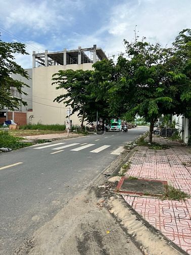 Hình ảnh Bán lô đất 80m2 Khu dân cư Thành Ủy.Thủ Đức. Giá 2,1 tỷ. Sổ riêng