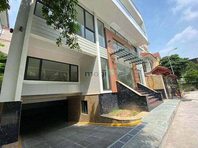 Hình ảnh Cho thuê biệt thự Mễ Trì Hạ 200m2, 2 sàn, 1 hầm