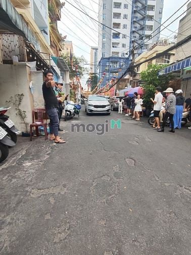 Hình ảnh Cho thuê nhà căn góc hxh  14/4 Đường Kỳ Đồng, quận 3.